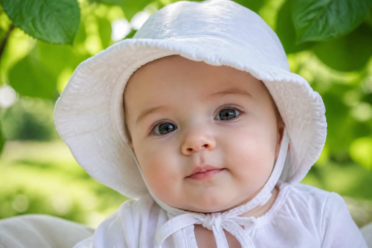 à partir de quel âge mettre de la crème solaire à un bébé